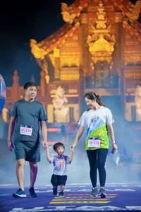 BIB: 553, 275
                            <button type="button" onclick="openModal(22479637)" class="btn btn-primary btn-sm float-right btn-popup" data-toggle="modal" data-target=".modal-high-quality">
                        <i class="fas fa-shopping-cart"></i> Add to Cart
                    </button>
                                            <button type="button" onclick="isThisMe(22479637, true)" class="btn btn-success btn-sm float-right btn-popup btn-isme hidden" data-toggle="tooltip" data-placement="bottom" title="นี่คือรูปของคุณใช่ไหม คลิกที่นี่เพื่อเอาเข้าอัลบั้ม">
                        <i class="fas fa-plus"></i> Add to album
                    </button>
                    <button type="button" onclick="isThisMe(22479637, false)" class="btn btn-warning btn-sm float-right btn-popup btn-isnotme hidden">
                        <i class="fas fa-ban"></i> Remove from album
                    </button>